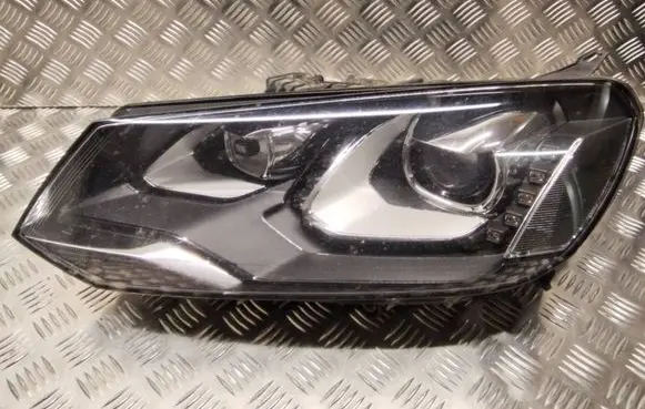 Volkswagen Touareg II Headlight/headlamp 7P1941751