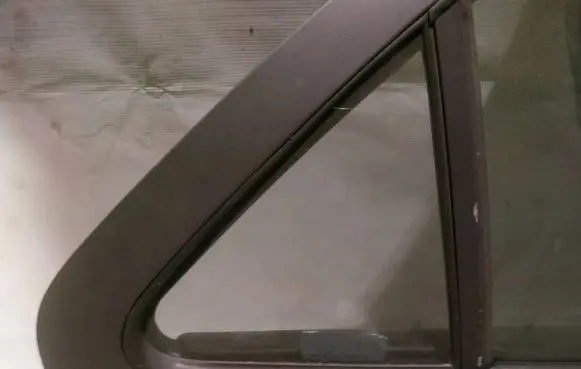 Peugeot 406 Rear vent window glass as2
