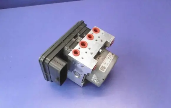 Ford Fiesta ABS Pump D1B1-2C405-AF D1B1-2C013-BD