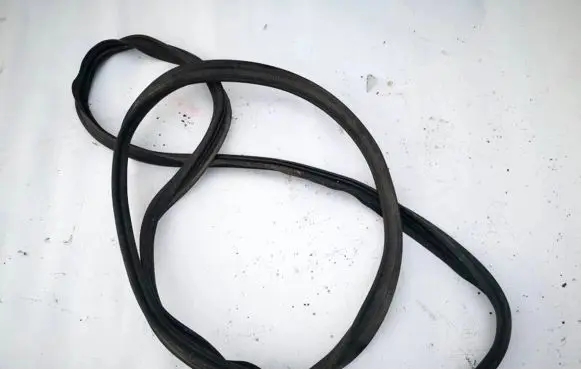 Audi A7 S7 4G Rubber seal rear door 4g8827705b
