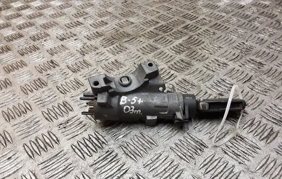 Volkswagen PASSAT B5.5 Ignition lock 4B0905851B