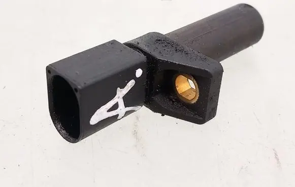 Mercedes-Benz E W211 Crankshaft position sensor 0031532828