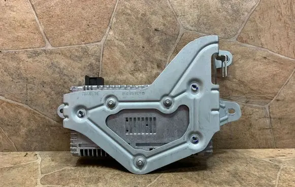 Mercedes-Benz C W204 HiFi Audio sound control unit A1669003602