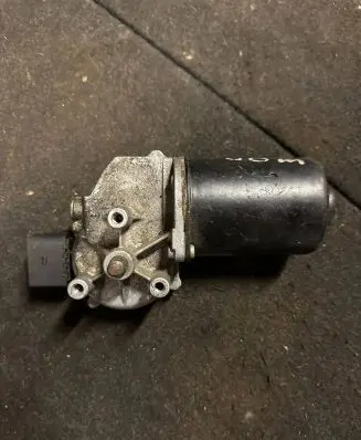Volkswagen PASSAT B5 Wiper motor 8D1955113C 40458712V 291206A