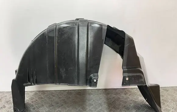 Rear arch fender liner splash guards