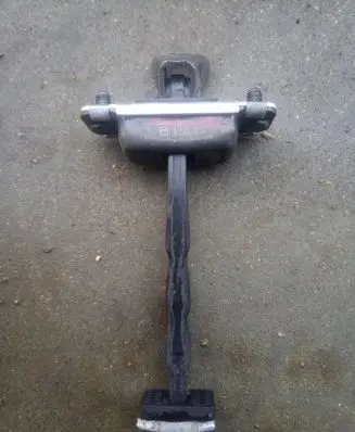 Hyundai Ioniq Front door check strap stopper