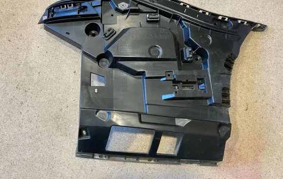 BMW 5 G60 G61 Rear bumper mounting bracket 5A0F8A6