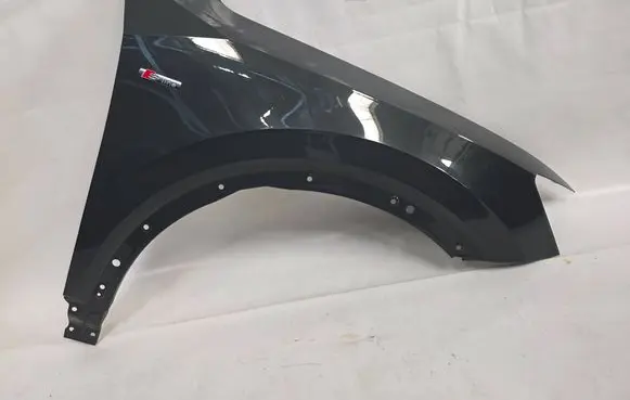 Audi Q2 - Fender 81A821106