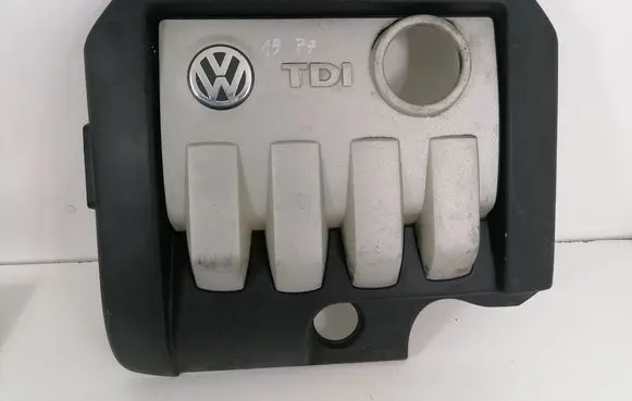 Volkswagen Touran I Engine cover (trim) 03G103925AN