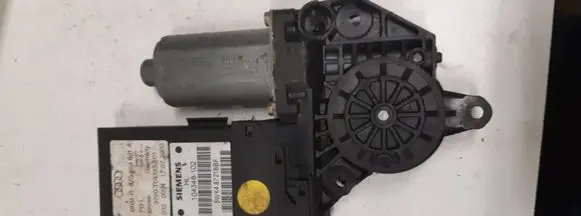 Audi A2 Rear door window regulator motor 8Z0959801A