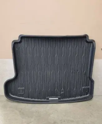 Land Rover Range Rover Velar Rubber trunk/boot mat liner 