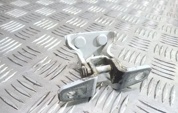 Mitsubishi Lancer VIII Rear door upper hinge
