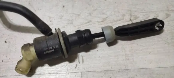 Dacia Duster Clutch slave cylinder 306109244R 338152 AE113381523