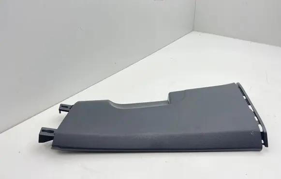 (B) pillar trim (bottom)
