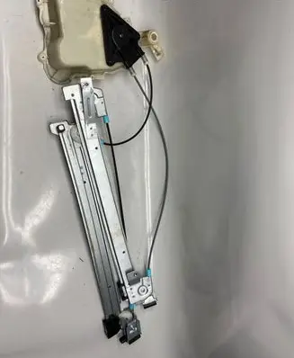 Seat Altea XL Front door window regulator with motor