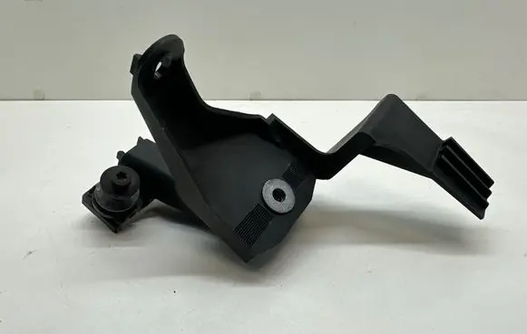 Audi TT TTS Mk2 Front bumper mounting bracket 8J0806540A