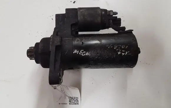 Volkswagen Golf V Starter motor 1005831311