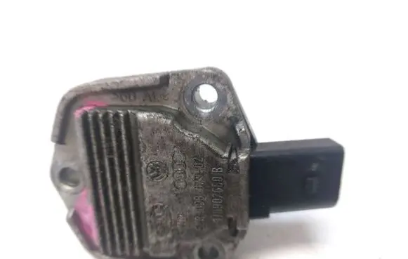 Volkswagen PASSAT B5.5 Oil level sensor 1J0907660B