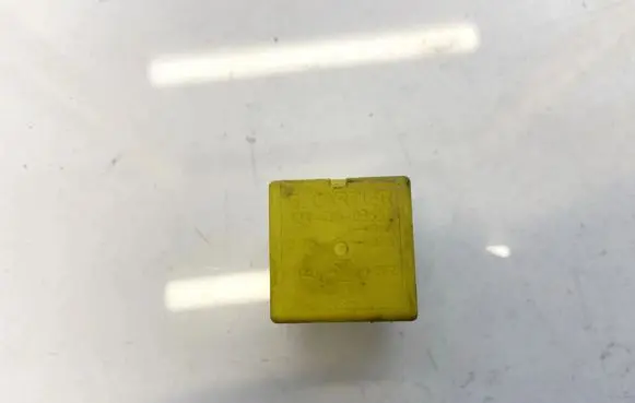 Renault Scenic I Other relay 7700844253