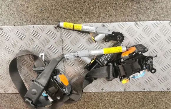 Opel Insignia A Front seatbelt