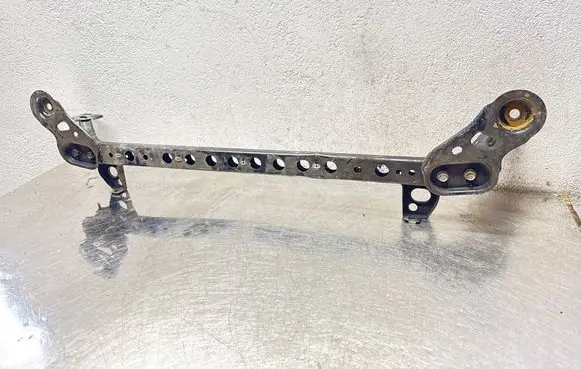 Opel Insignia B Front bumper cross member