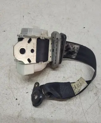 Toyota Yaris Front seatbelt H073811