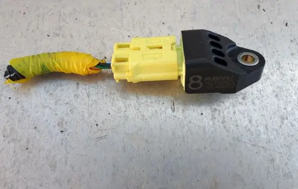 Subaru Outback Airbag deployment crash/impact sensor 98235AG070