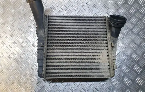 Audi Q7 4L Intercooler radiator 7L6145803C