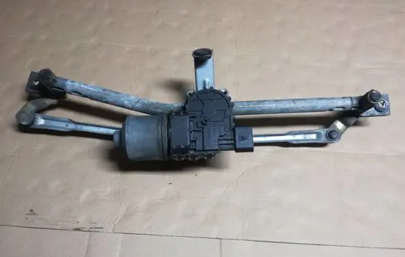 Skoda Fabia Mk1 (6Y) Front wiper linkage and motor