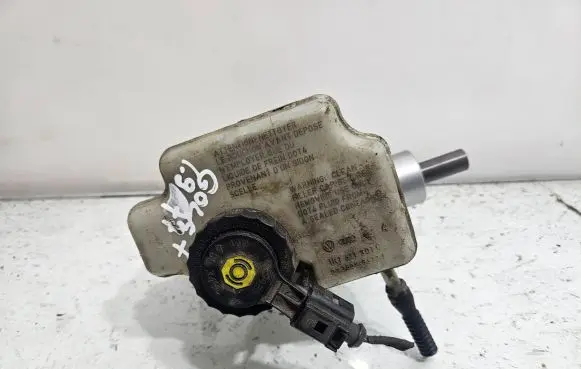 Volkswagen Golf Plus Master brake cylinder 1K1611301C