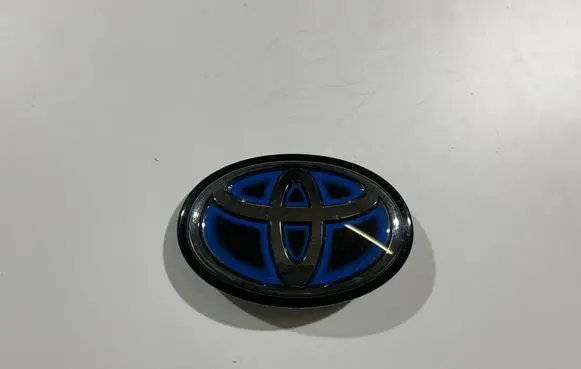 Toyota Camry VIII XV70 Manufacturer badge logo/emblem 90975A2013 C05496