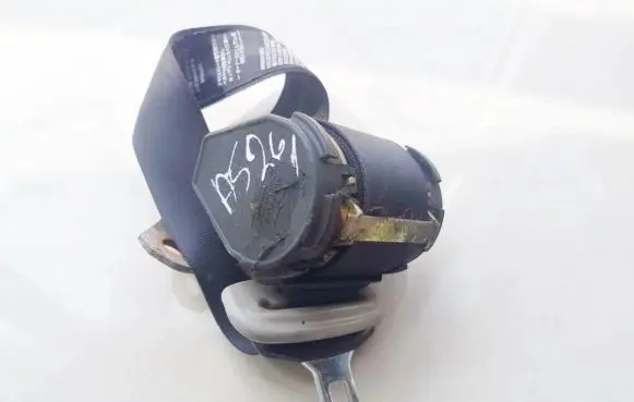 Mitsubishi Carisma Rear seatbelt MR913981