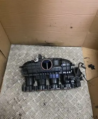 Volkswagen PASSAT B8 Intake manifold 160515M1320074