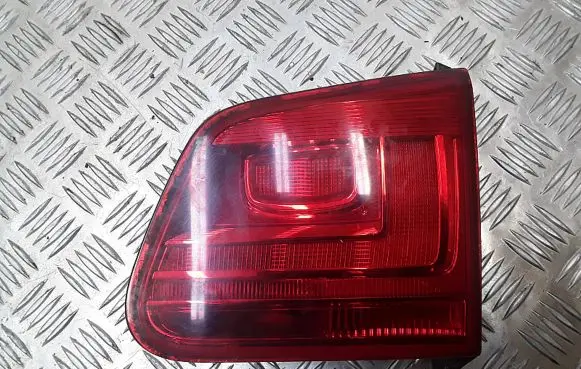 Volkswagen Tiguan Tailgate rear/tail lights A046341