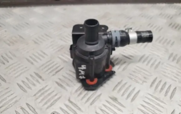 Audi Q7 4M Electric auxiliary coolant/water pump 06H121601M