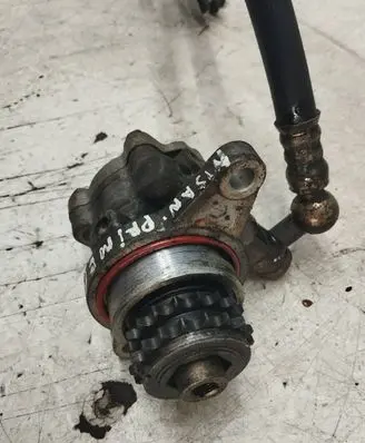 Nissan Primera Power steering pump 23192210 5M321
