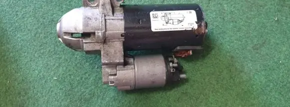 BMW X1 E84 Starter motor 8570238
