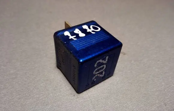 Audi A6 S6 C5 4B Other relay 8A0951253