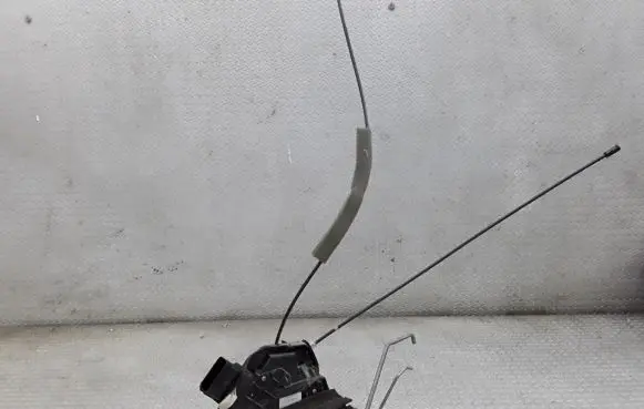 Mazda 3 I Front door lock 3N6AA21813K
