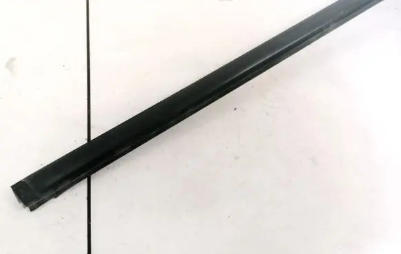 Front door glass trim molding