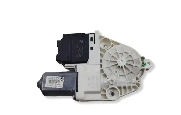 Volkswagen PASSAT CC Front door window regulator motor 965699100