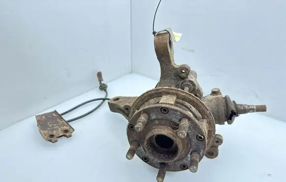 Subaru Forester SF Front wheel hub 