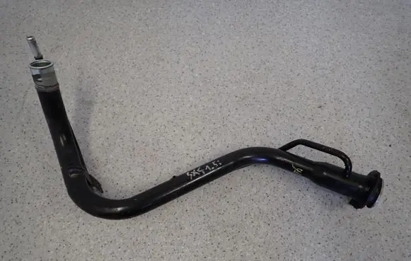 Suzuki SX4 Fuel tank filler neck pipe 