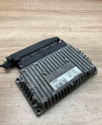 Renault Laguna I Engine control unit/module ECU 7700102888 S105280003D