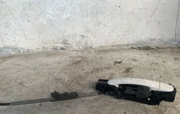 Volkswagen Jetta VI Rear door exterior handle