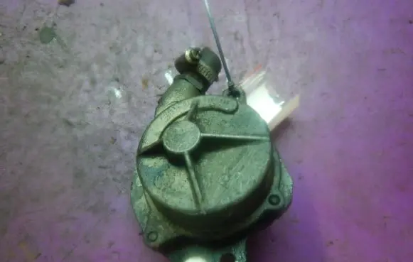 BMW 3 E36 Vacuum pump 72162503