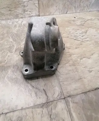 Mercedes-Benz E W213 Engine mounting bracket A6422234404