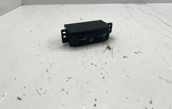 Toyota Avensis T250 Seat heating switch 453417