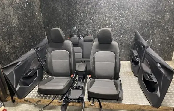 Skoda Fabia Mk4 (6VA) Seat set 