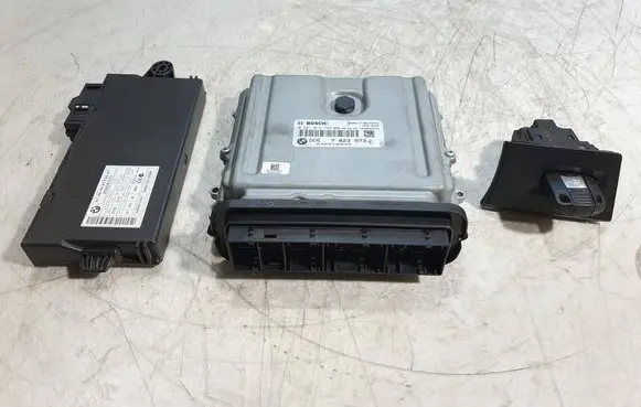 BMW 3 E90 E91 Engine ECU kit and lock set 7823973 0281014726